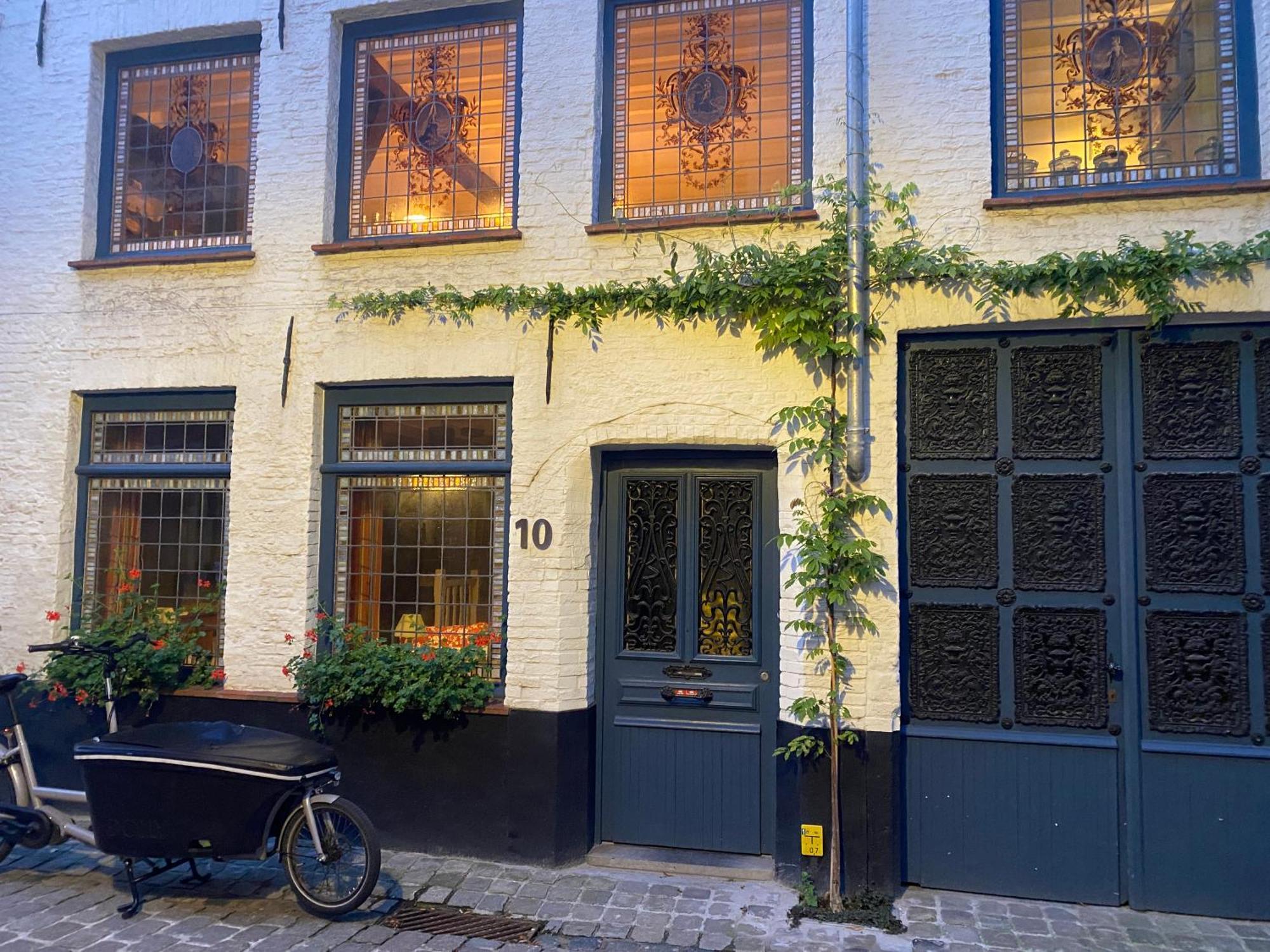 Huyze Peerdenbrugghe Acomodação com café da manhã Bruges Exterior foto